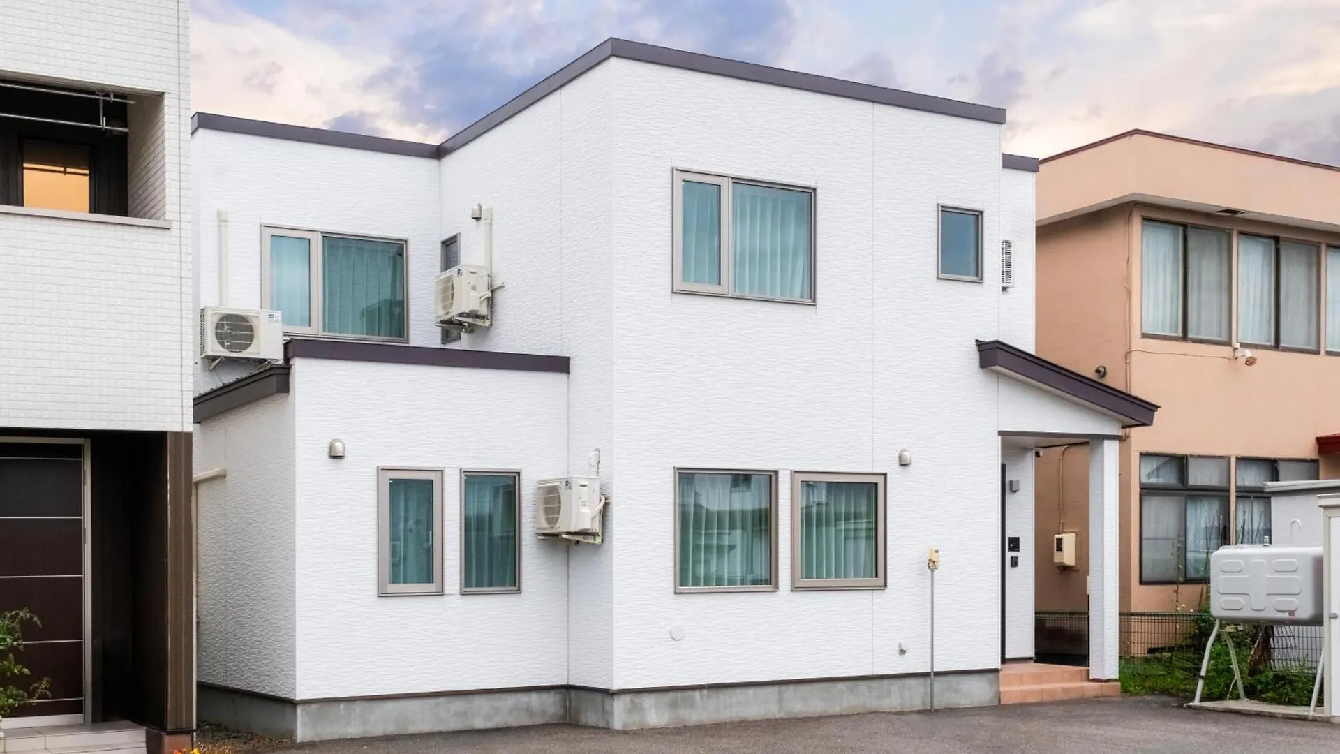 The Serenity Obihiro 0*,